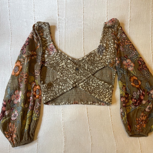 Cropped top with open back - Picture 7 of 7